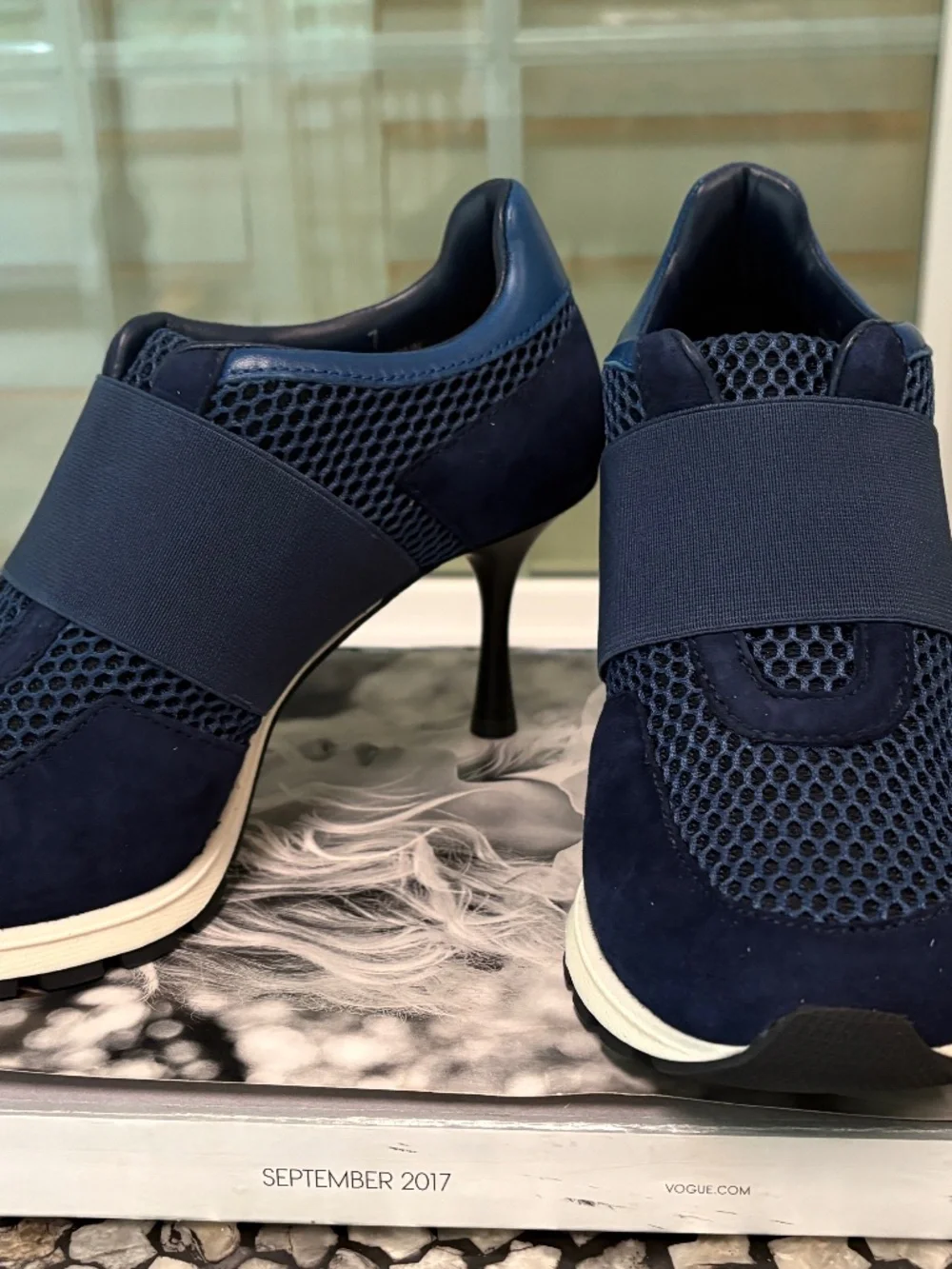 Sneex NIB The Icon Size 7 Indigo Blue (Box and Shoe Bags Included) - Picture 2 of 5
